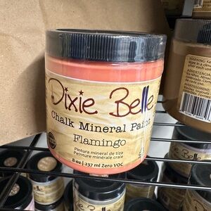 Flamingo - Dixie Belle Chalk Mineral Paint - 🎨